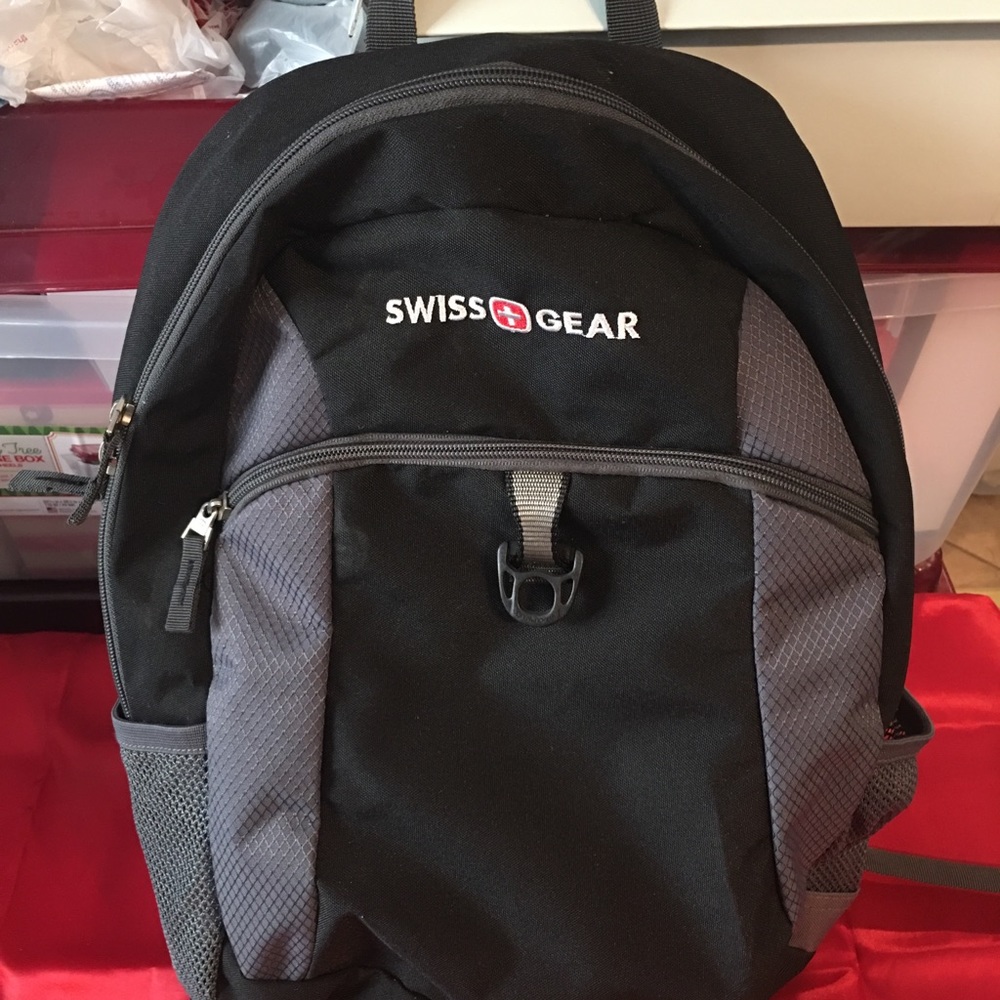 UNISEX lightweight SWISS GEAR Backpack.  NEW!